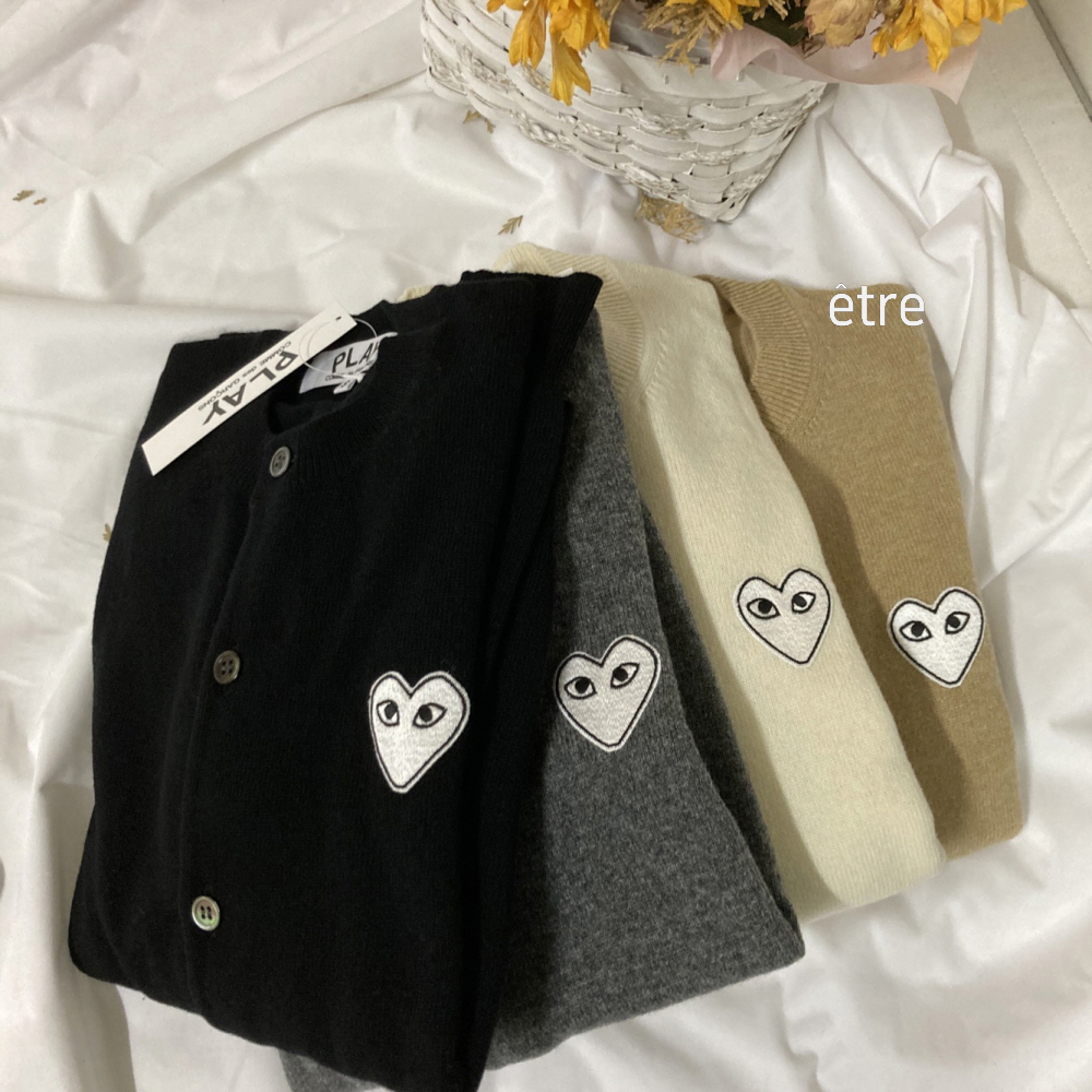 꼼데가르송 가디건 여성 화이트와펜 플레이 카디건