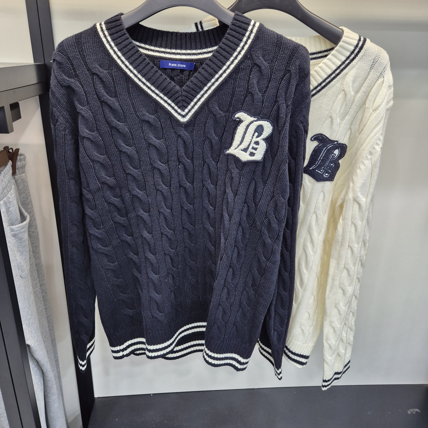 클라이드앤 [모다아울렛][클라이드앤]클라이드 남성 브이넥 케이블 니트 FNDSW402M1_SC 순천점