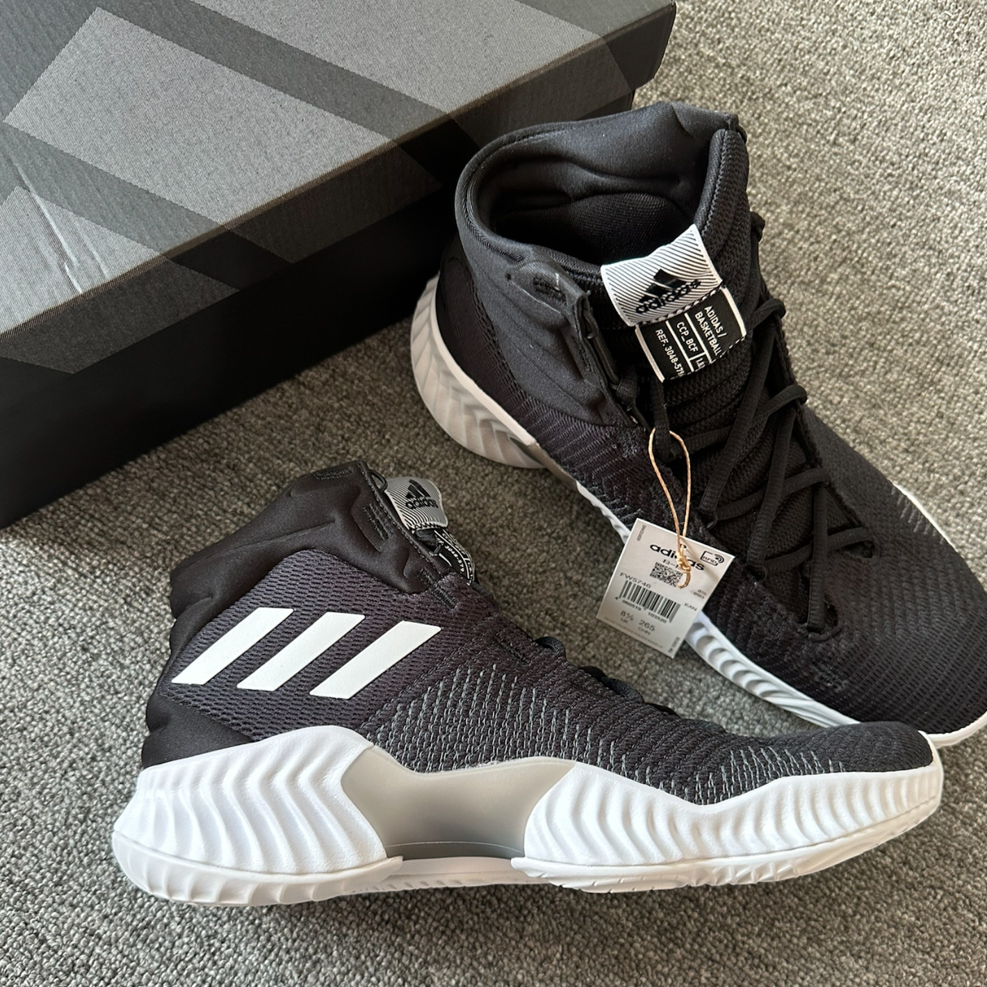 [해외] 아디다스 농구화 프로 바운스 2018 블랙 화이트 FW5746