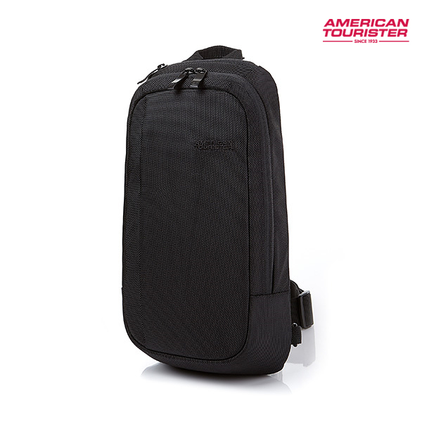 아메리칸투어리스터 AT MILTON SLING BAG BLACK DR909002