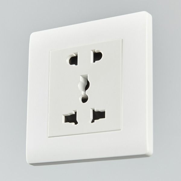 리옹 매트화이트 다국적 콘센트 Pin&3Pin 융 타입 220V 국산 무광 유럽형
