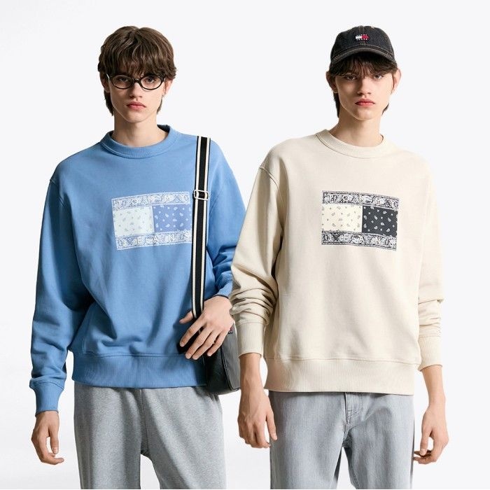 [라스트60%][공식] 페이즐리 플래그 스웨트 셔츠 2종 택1 T32F1TTO35TMT1 (정상가:149,000원)