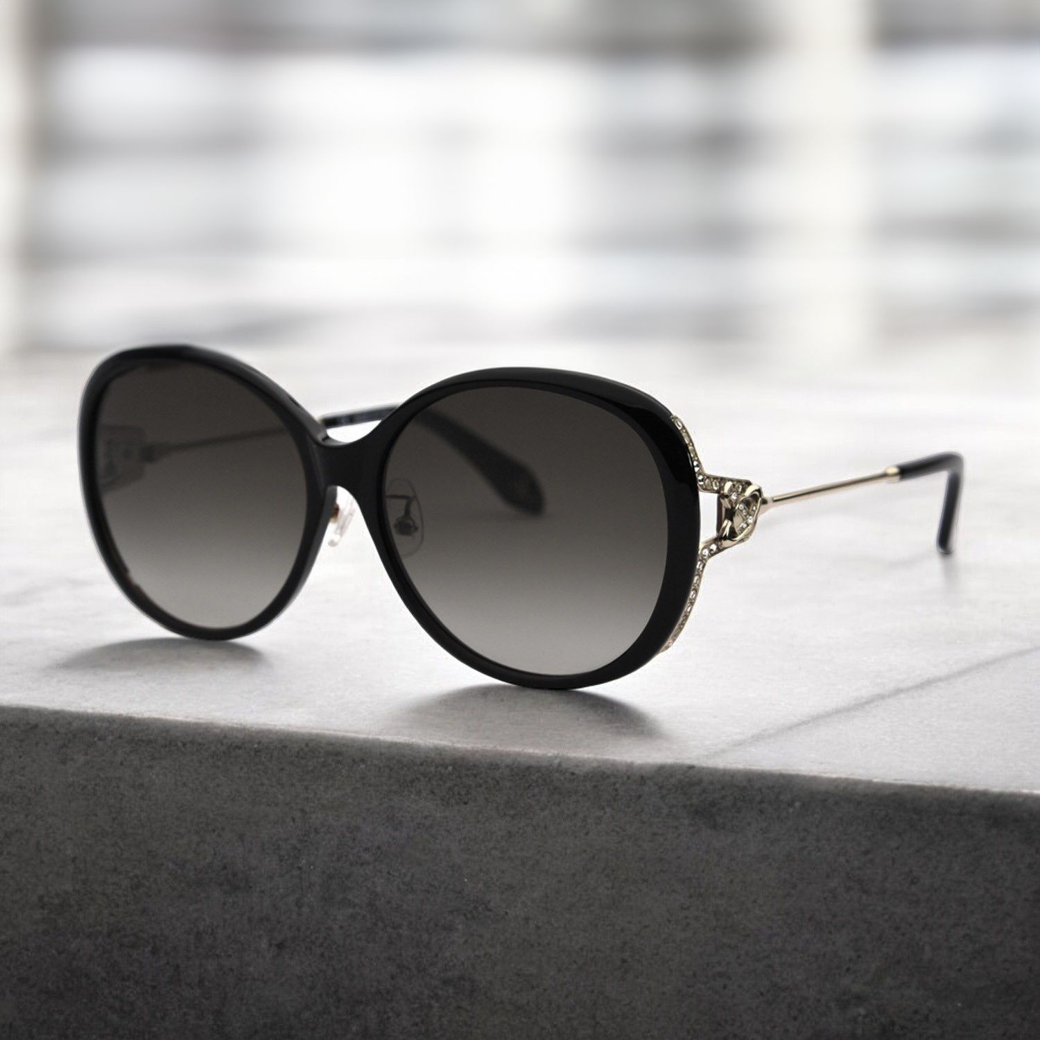 비비안웨스트우드 VW1530S 01 공식수입 라운드 뿔테 오버사이즈 여성 명품선글라스