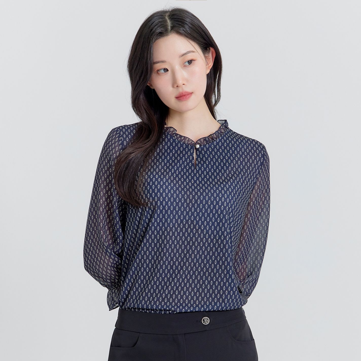 지센 [지센] (2컬러) 도트 프릴 디테일 티 블라우스 LFWSP308