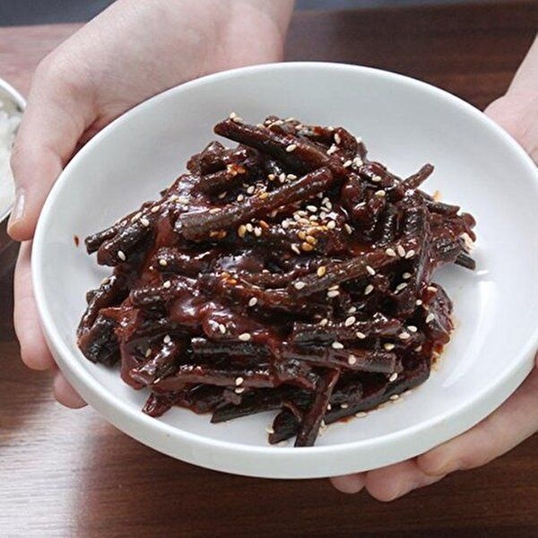 [셀러허브 식품]고추장 마늘쫑 장아찌 1kg 국산 마늘쫑 무침 마늘쫑 고추장 장아찌 혼밥메뉴 집밥반찬 겨울 밑...