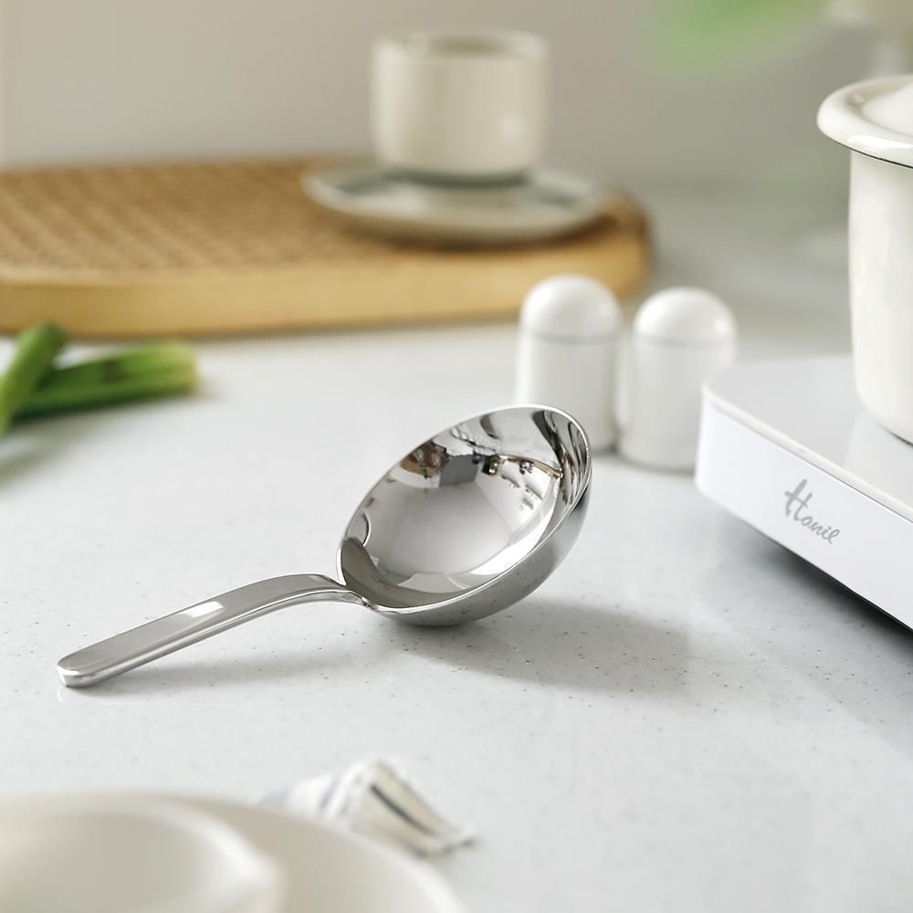 유튜버 먹방 대왕 숟가락 국자 수저 앞접시 라면 국수 국물 짜장면