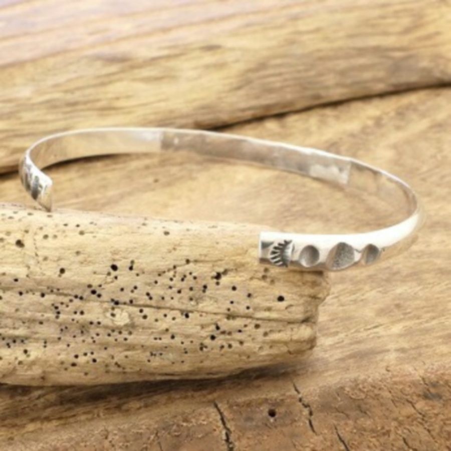 노스웍스 빈티지 주얼리 나바호 실버 코인 스탬프 카마루 뱅글 팔찌 W-513