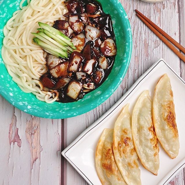 중화군만두 1.4kg+중화 짜장면 5인분세트(면1kg+짜장소스5봉)