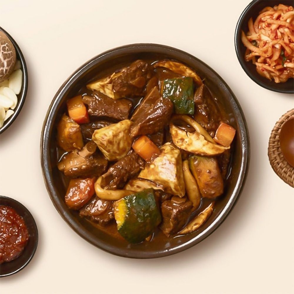 라움푸드 라움푸드 최상급 갈비 쑥이네 돼지갈비찜 (700g) + 고기만 매운갈비찜 (500g)