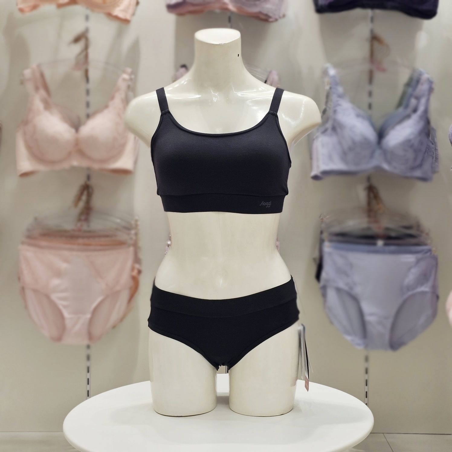 트라이엄프 [AK수원점] [트라이엄프] 슬로기 고올라운드 노와이어 브라탑 미디팬티 세트 TB87A2126H 04