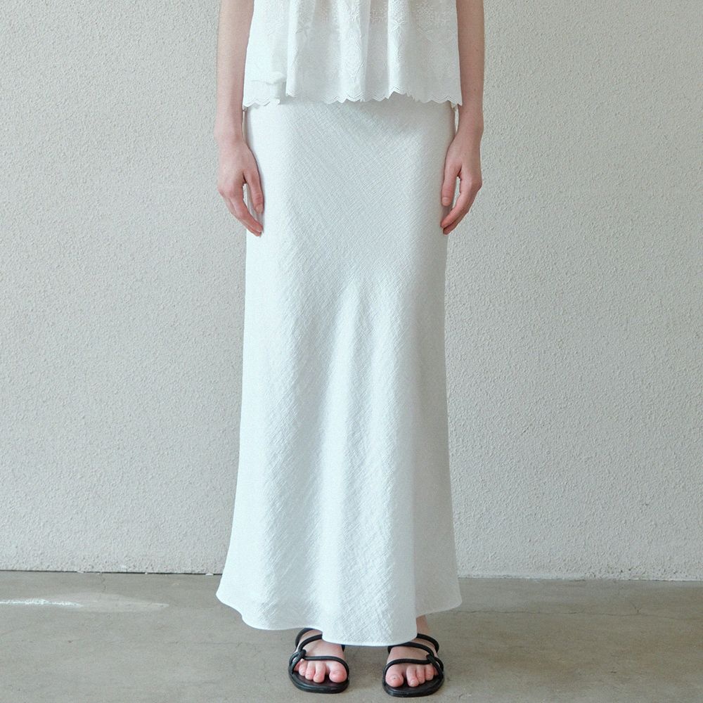 textured bias skirt (white)