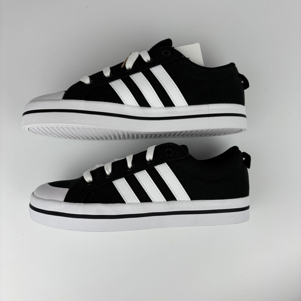 아디다스 아디다스 국내매장판 아디다스 브라바다 블랙화이트 스니커즈 FV8085