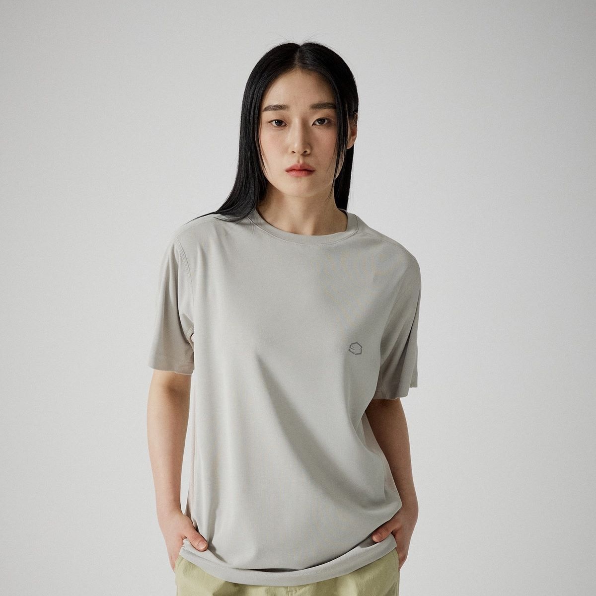 [롯데백화점] 제로그램 넥스트스킨 Q-DRY 스몰로고 반팔 티셔츠 SSM25011 LE1219548029