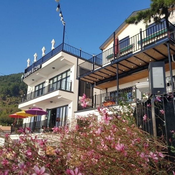 거제도 수갤러리카페펜션