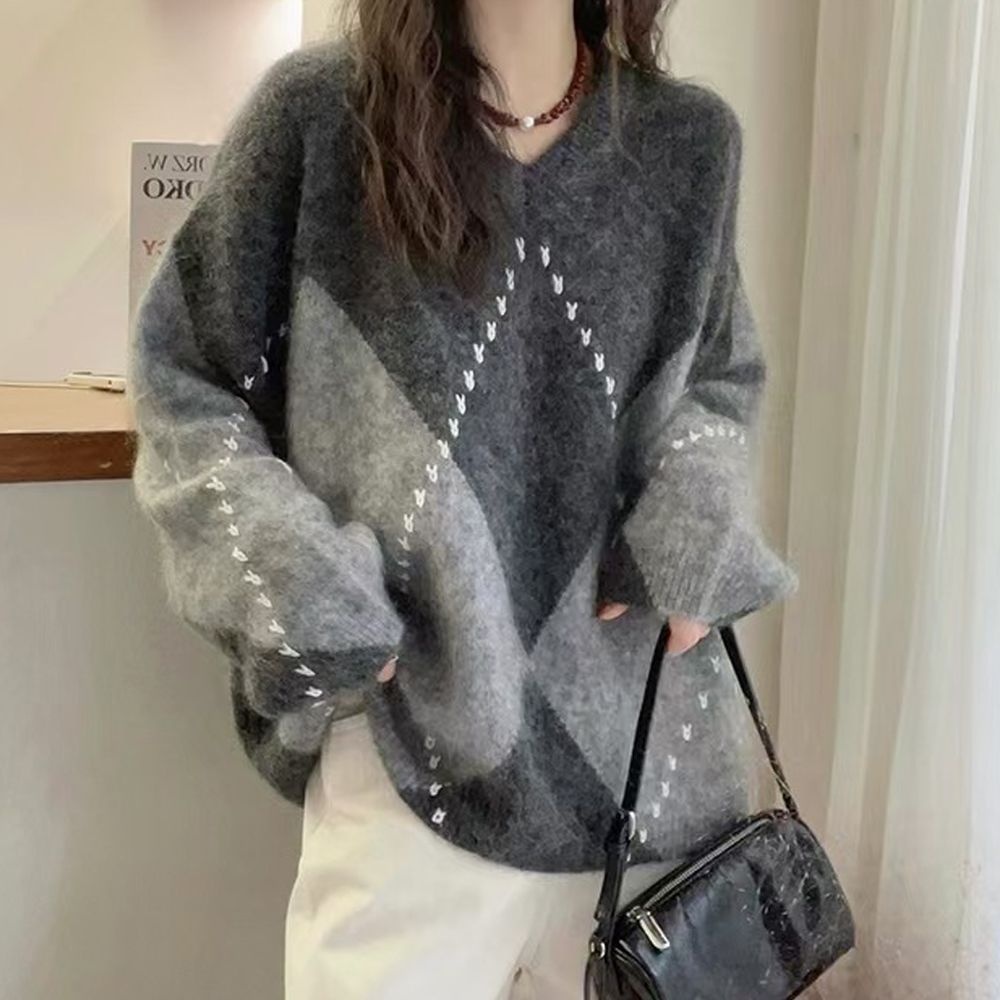 아이엠비오 IM 여성 겨울 아가일 루즈핏 브이넥 도톰 니트 티 그레이 여자겨울니트 겨울여자니트