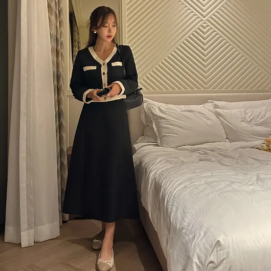 모엘로아 트위드 배색 뒷밴딩 스커트 투피스 세트