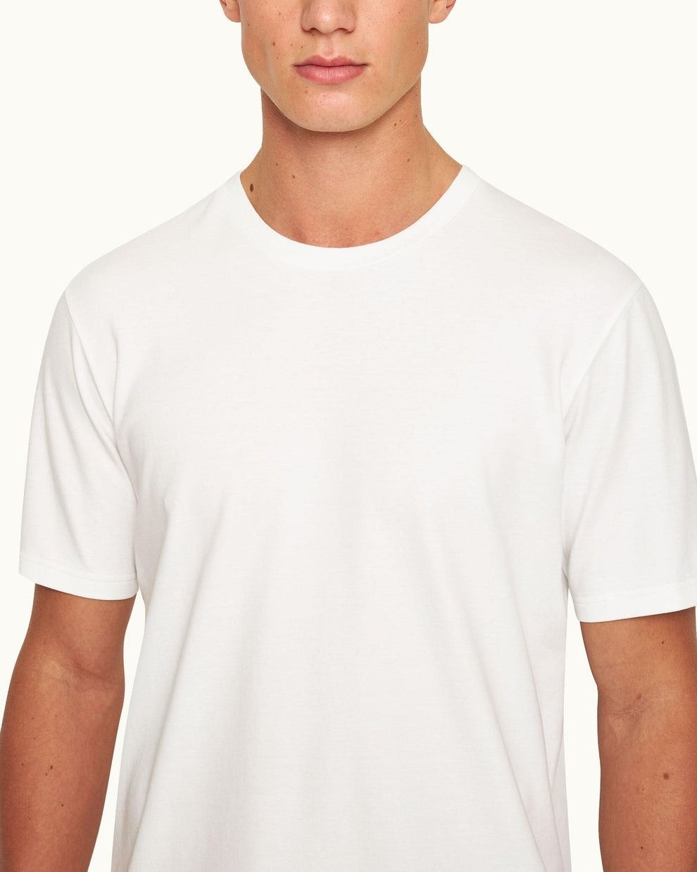 올레바 브라운 [당일배송] 올레바 브라운 로고 자수 릴렉스핏 반팔 티셔츠 화이트 279056 WHITE