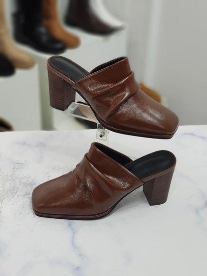 한슈 세이브존09 가죽 셔링 장식여성 뮬 블로퍼 슈즈 8.3cm HS567125il (21895857)