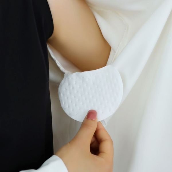 에이치플러스몰 [하프클럽]겨드랑이 패드 땀 냄새 제거 암내 억제제 패치 10p