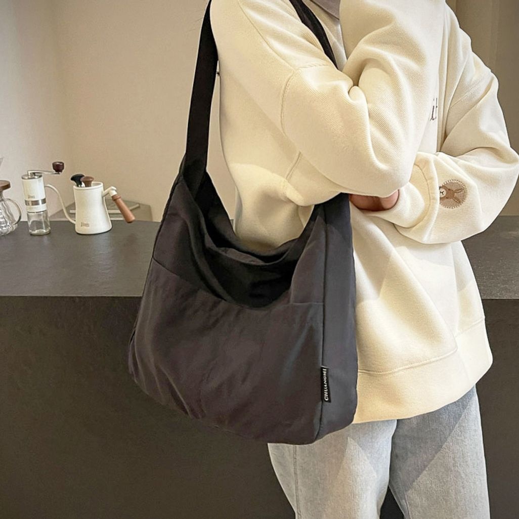 학생 여자 숄더백 외출용 노트북 대학생 여행 캐주얼 캠퍼스 여대생