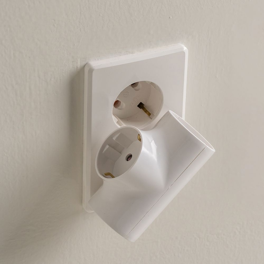 베이지브라운 국산 플라이토 선없는 T자형 3구 멀티탭 어댑터 콘센트