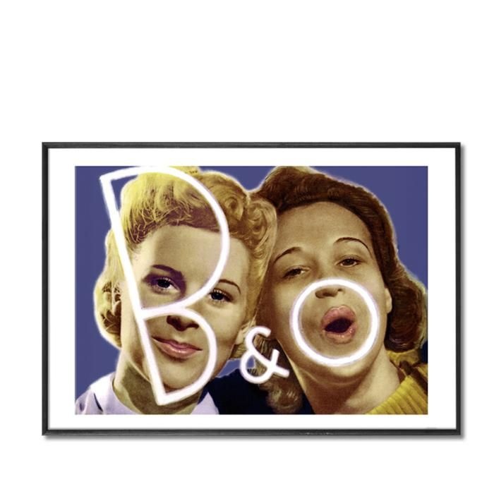 뱅앤올룹슨 See the sound Two women 카페 인테리어