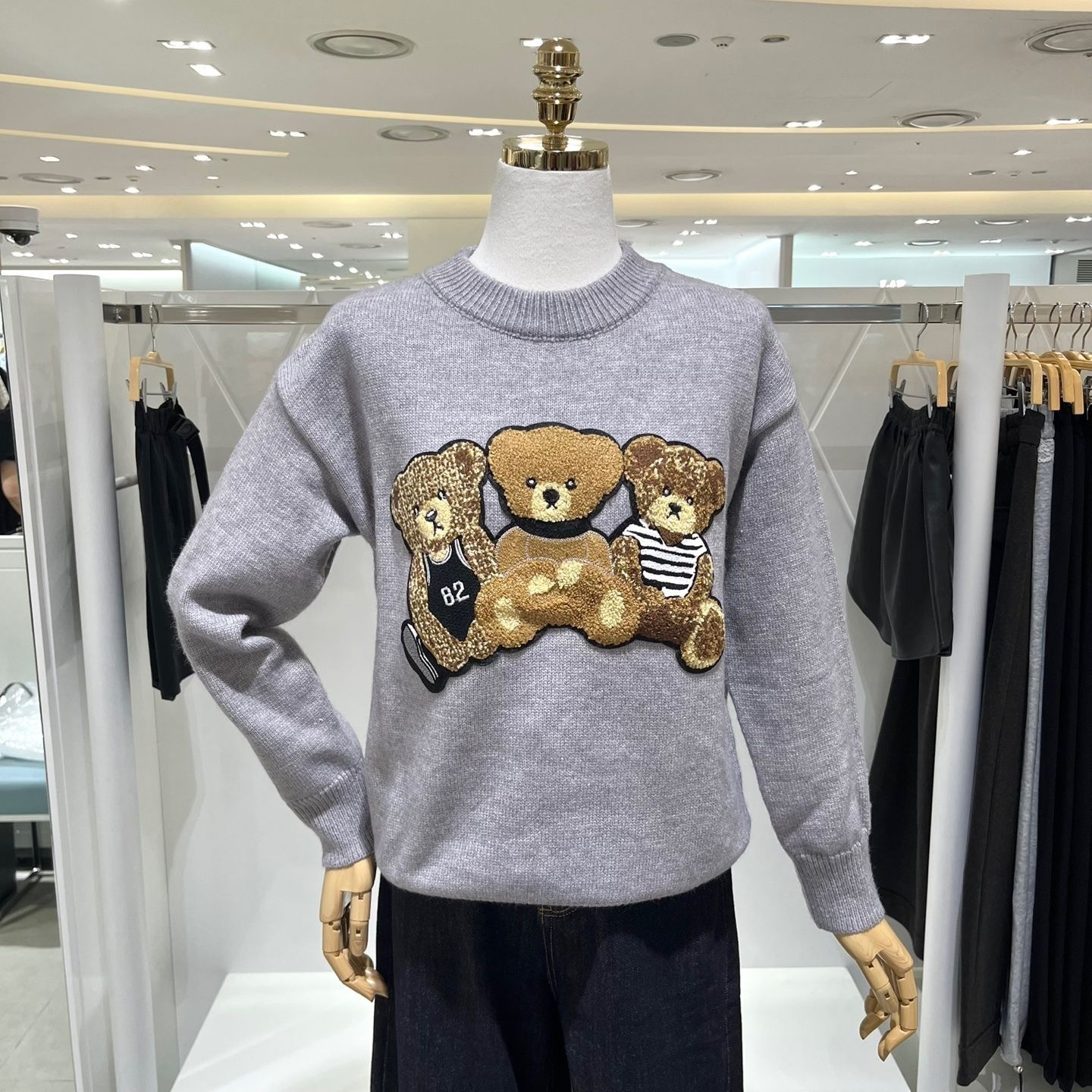 밸리걸 [AK수원점] [밸리걸] 쓰리 베어 모티브 니트 921280