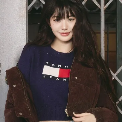 스파클 플래그 스웨터 T32F7KTO45TWT1BDS