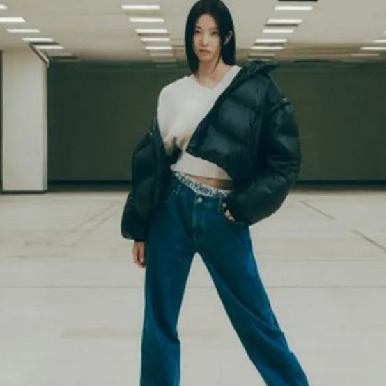 여성 글로시 디터쳐블 크롭 다운 푸퍼 점퍼 J223505