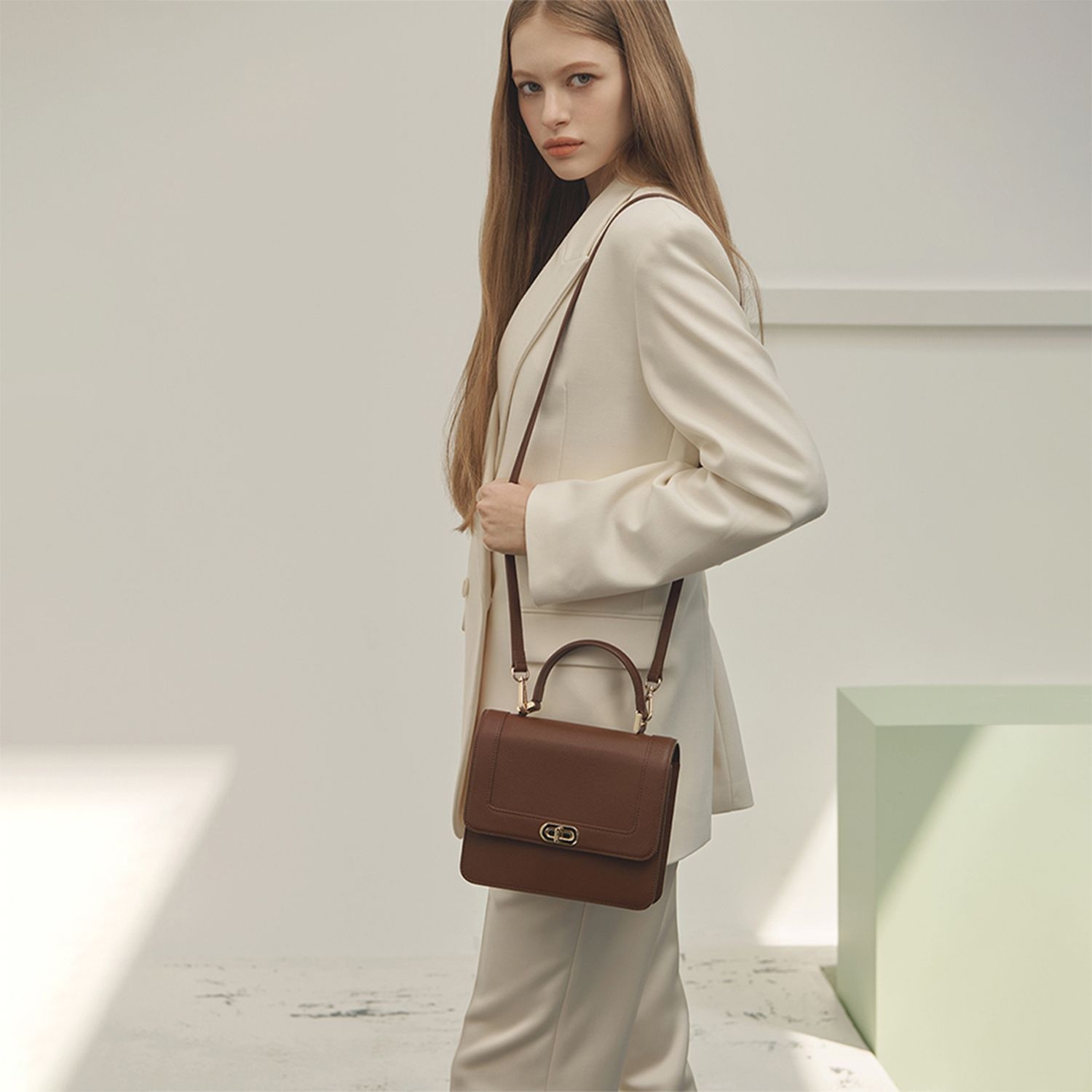 CLAVE CLAVE [장신영 Pick] 디아나 다크 브라운 크로스백 (DIANA Dark brown Cross Bag) CVSH51004DBMM