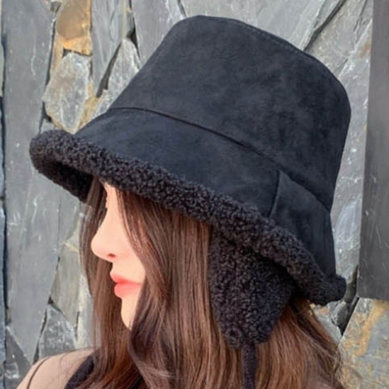 겨울 귀달이 퍼 모자 추운 날씨에 귀까지 따뜻하게 보호해주며 따뜻한 안감으로 보온성을 높인 사파리햇