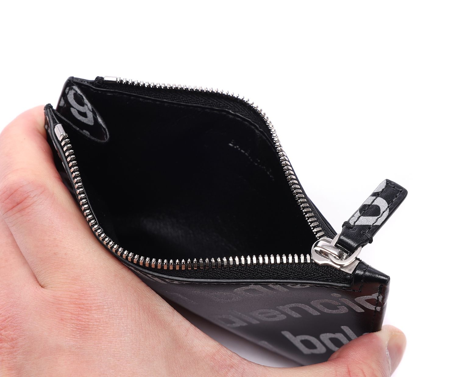 남성 로고 리플렉티브 프린트 지퍼 카드지갑 (640535_23V73_1090_22S)