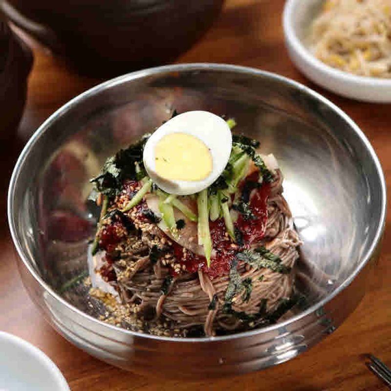늘바른 춘천 물비빔막국수 반반세트(막국수2kg동치미육수5봉양념장40g5봉)