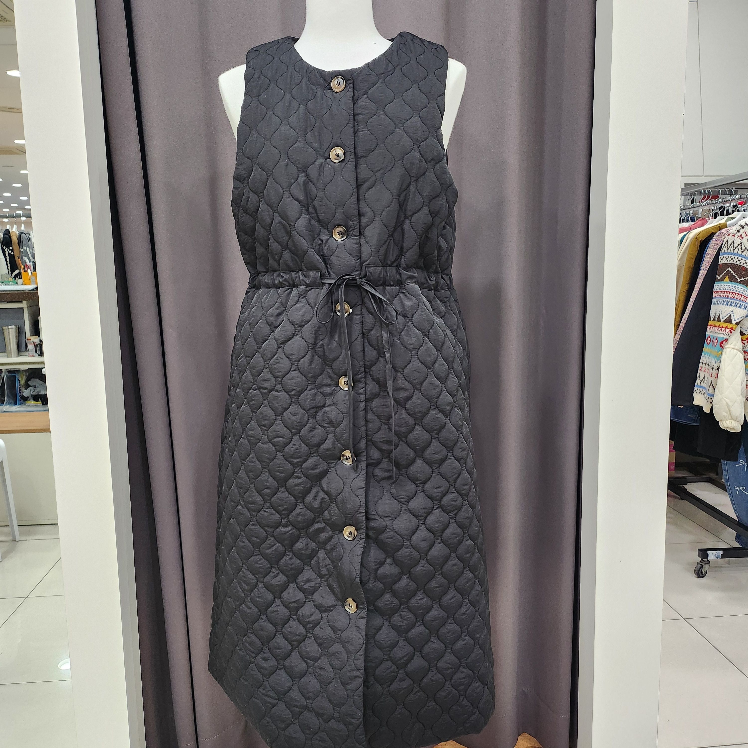 포커스 [모다아울렛][포커스]누빔롱베스트원피스_FW5J3OP3153 양산점