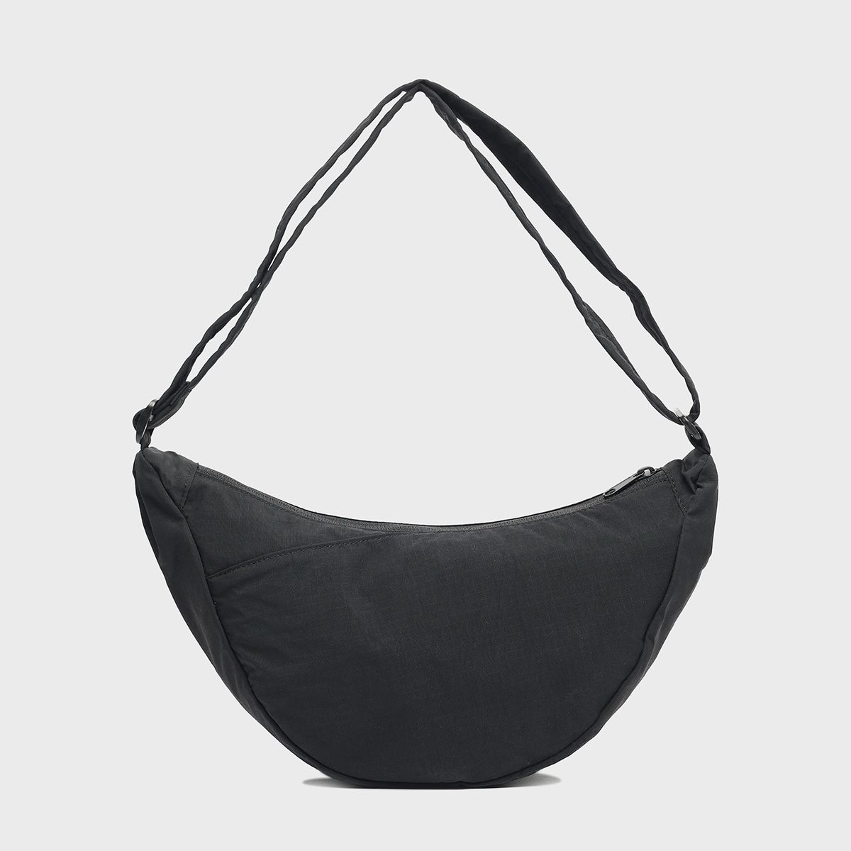 [롯데백화점] 클라우드 제로 하프 문 여성 숄더백 크레센트백 크로스백 가벼운 가방 CZFAF1BG801 블랙 LE1219752255