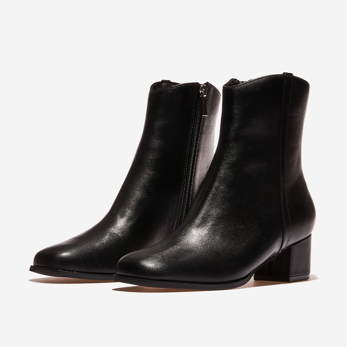 [롯데백화점] ABC마트 누오보 카란 5 [NC80179_BLK/0116738] LE1220437491