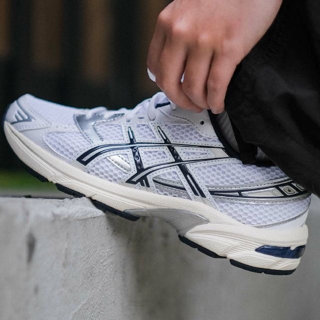 아식스 젤 1130 화이트 미드나잇 1202A164-110