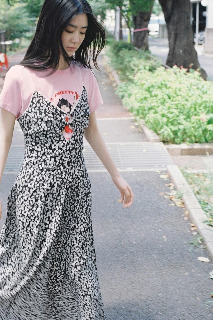 [정품] 자라 원피스 미니 미디원피스 데일리 ZARA 플로럴 패턴 미디 - 블랙 / 크림