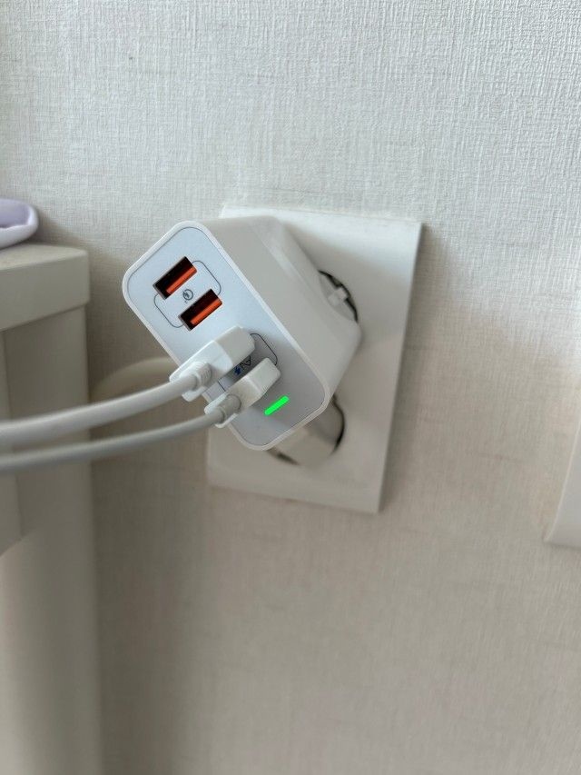 클레버 클레버 타키온 60W 4포트 접지형 퀵차지3.0 고속 멀티충전기 GA4QC