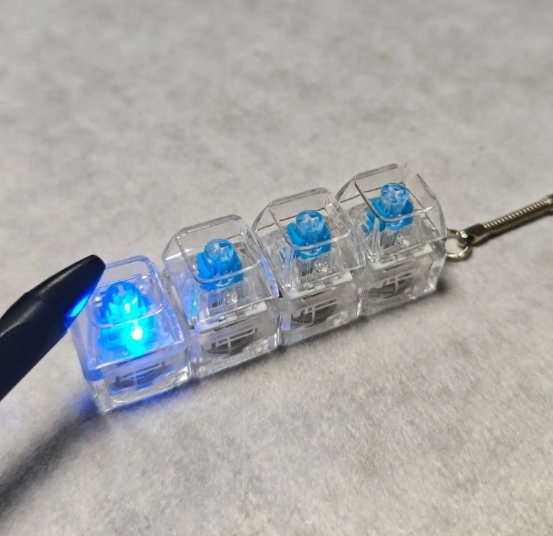 [해외] LED 키보드 피젯 ASMR 탁탁키 키덜트 감성 핸드토이 스트레스 해소 집중력 데스크테리어