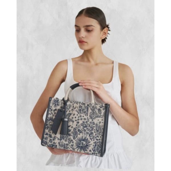 닥스 WOMENS ACCESSORIES 네이비 플라워자수 자카드 토트백 S DCBA6E654N2 260435 FE5585609-E2B