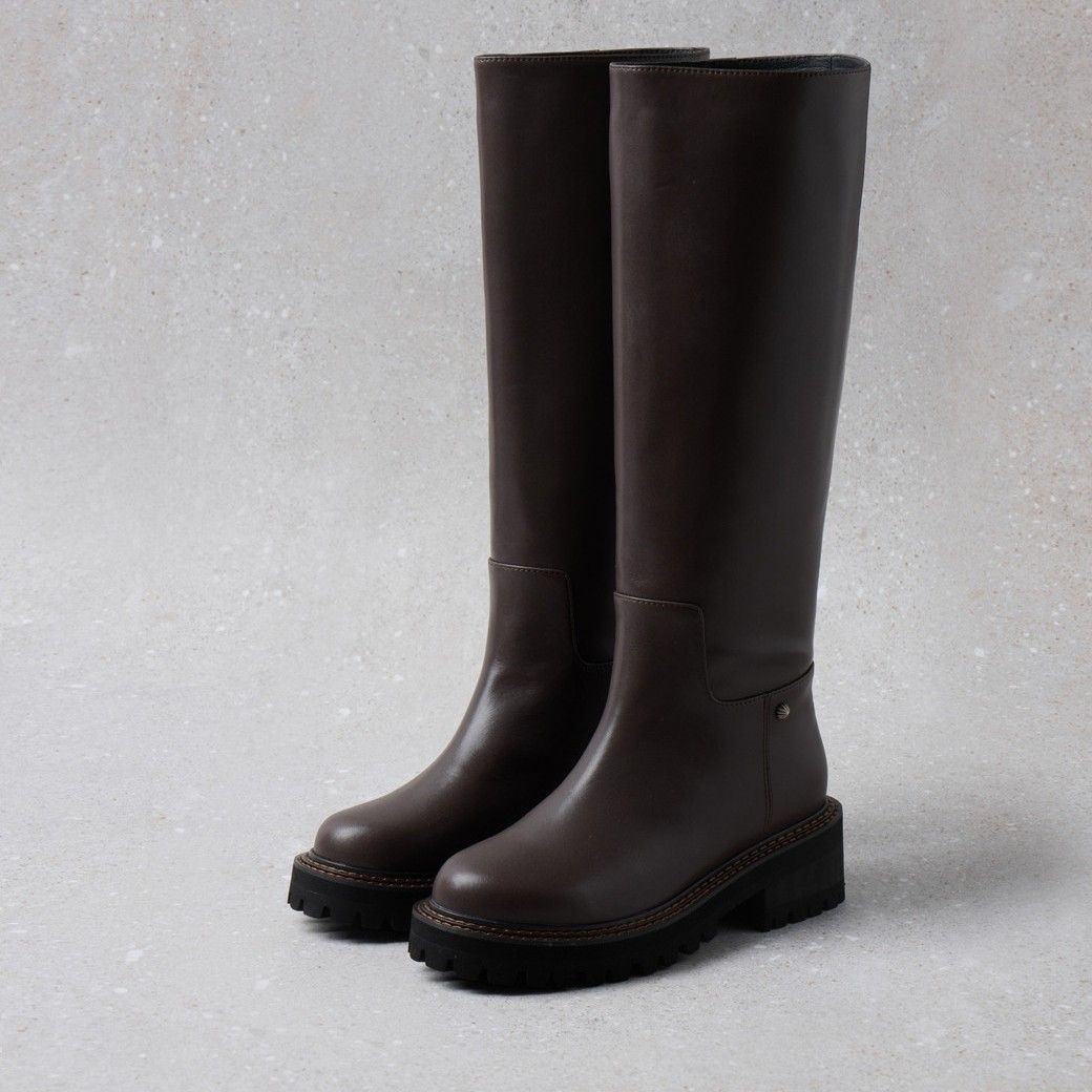[롯데백화점] 슈콤마보니 Fev_Young muze long boots(brown) DE3BW25513BRN LE1220274301