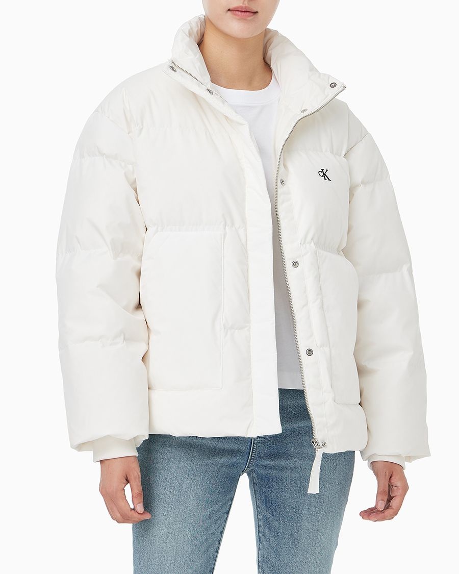 [롯데백화점] 캘빈클라인 진 여성 CK 숏패딩 스탠드 카라 푸퍼 패딩 아이보리 47D577G (47D577G-VDV) LE1220132294