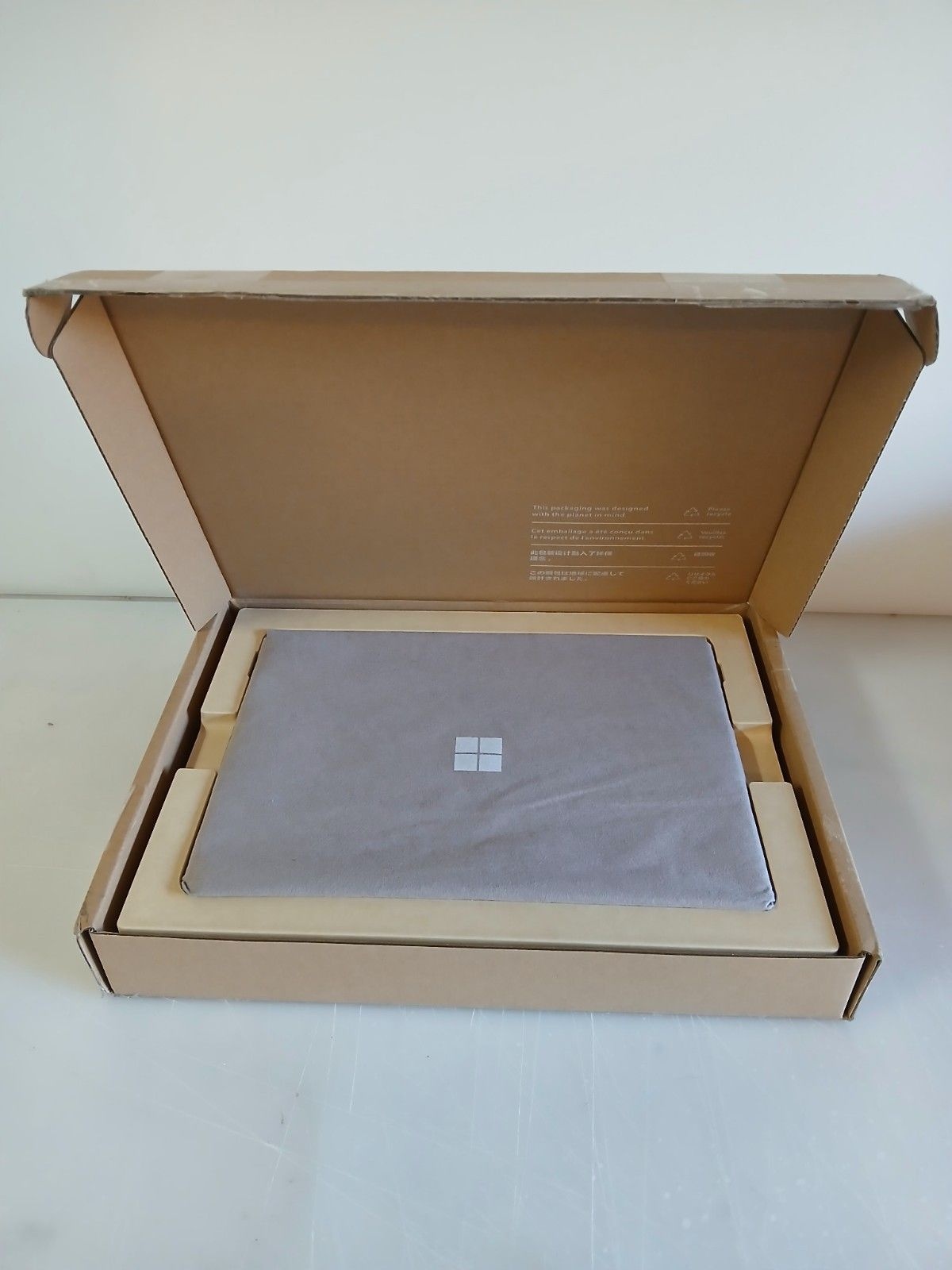 Microsoft MICROSOFT 마이크로소프트 NEW! SURFACE 노트북 [세금포함] [정품] Pro 8 (LTE 어드밴스드) i7 Intel Proc. 16gb RAM 256SSD 솔리드