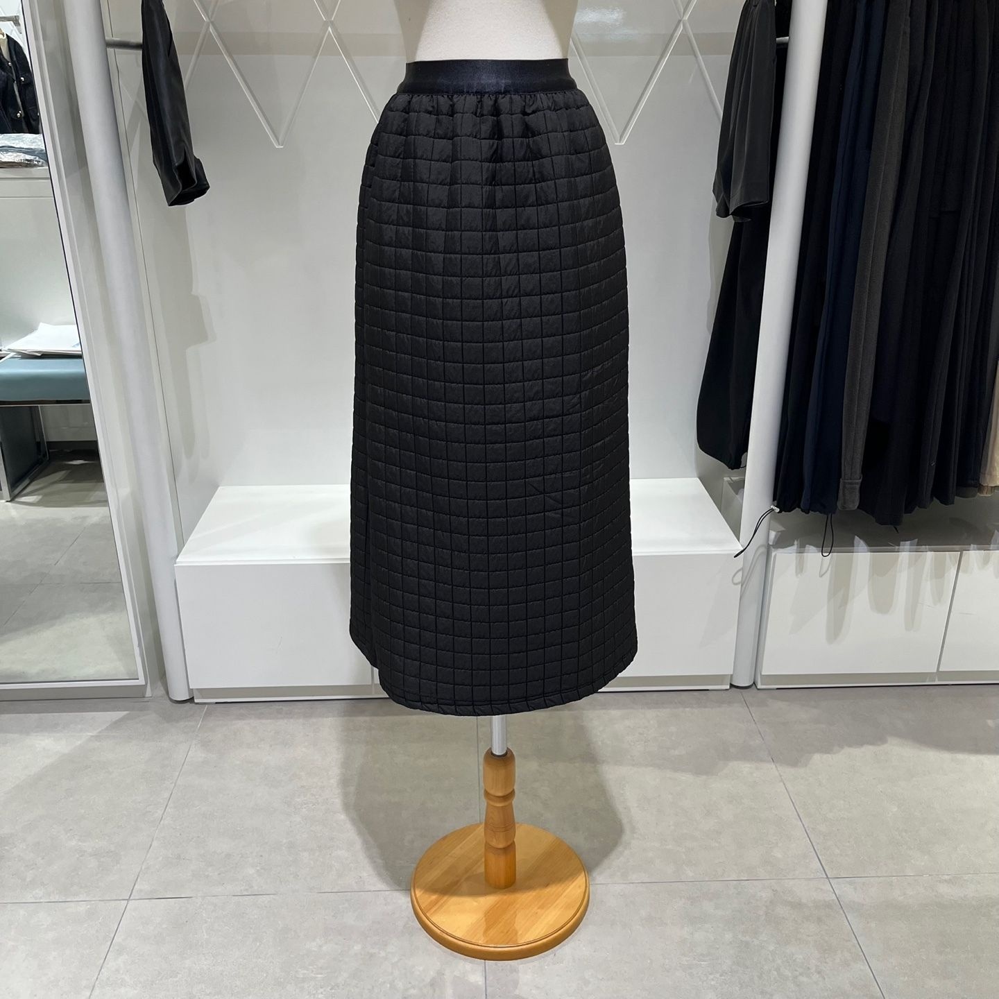 밸리걸 [AK수원점] [밸리걸] 퀼팅 밴딩 롱 스커트 816700