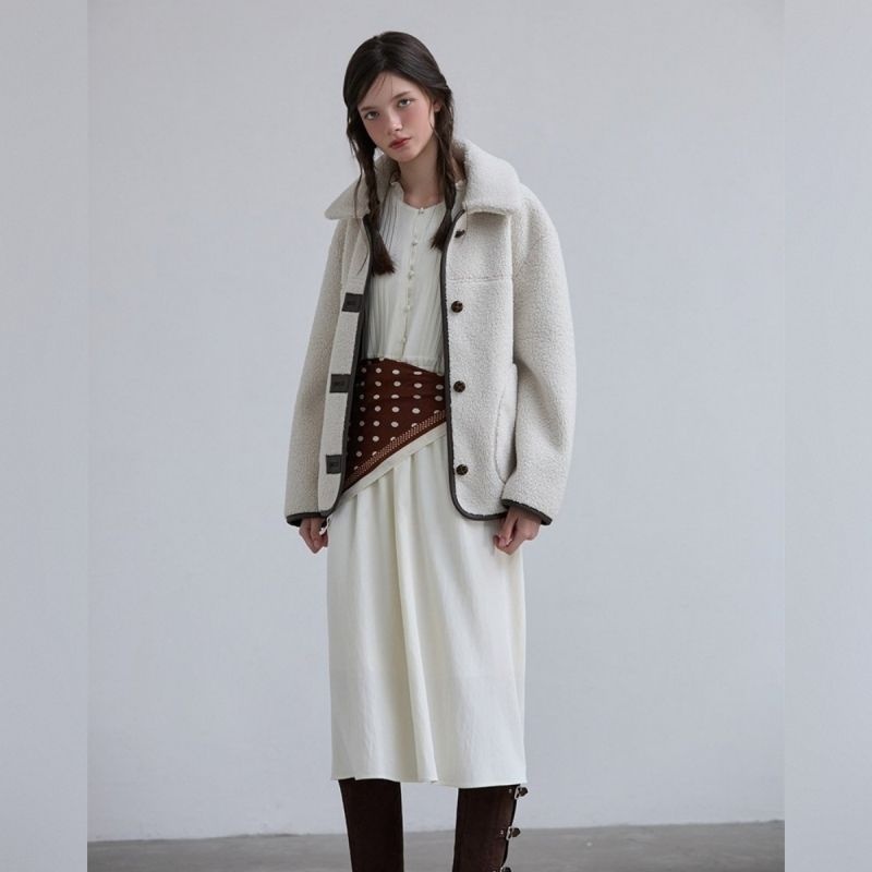 [롯데백화점] 플라스틱아일랜드 리버시블 뽀글이 무스탕 PR4MJ082