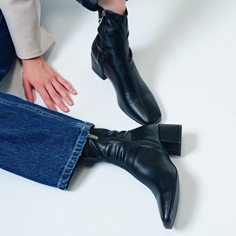 솔트앤초콜릿 걸스데이 유라 착용 스퀘어 토 커브 라인 스판 앵클부츠 412346027 (5cm/2colors)