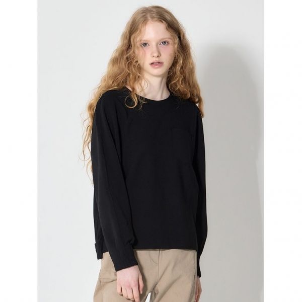 [보니스팍스(Bonispax)] 프론트 절개 가오리핏 티셔츠 (택가격: 139000원)984005