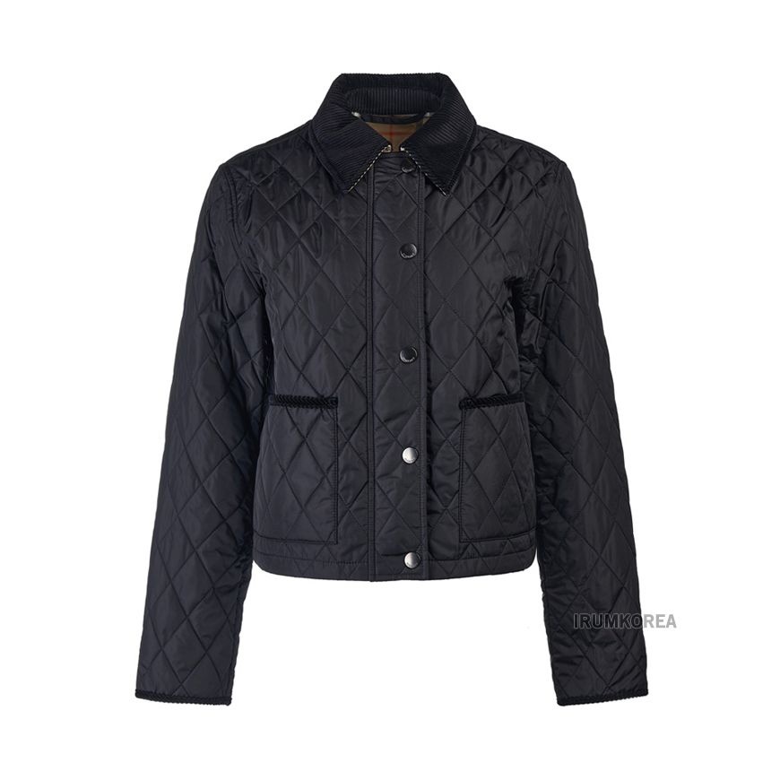 버버리 [라벨루쏘] FW25 여성 크롭 퀄팅 자켓 8107465 W OLDHAM C1900