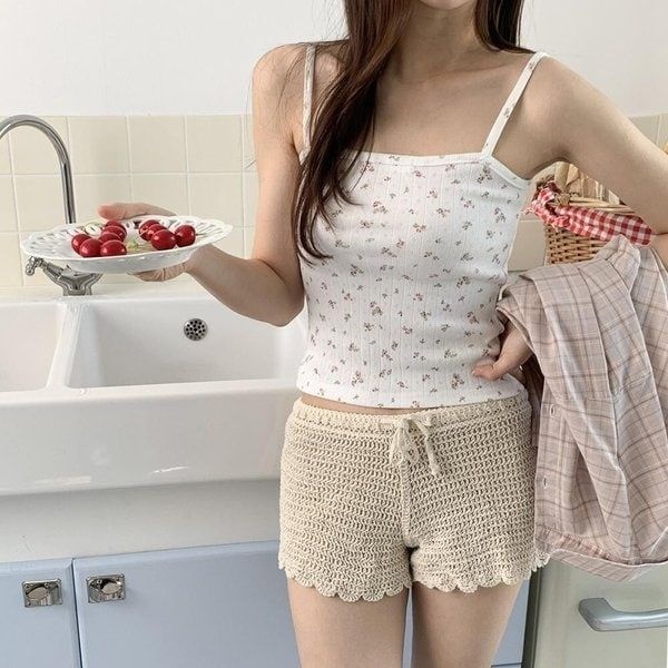 [옷자락] 여성 러블리 플라워 프린트 면혼방 슬림 크롭 나시902738